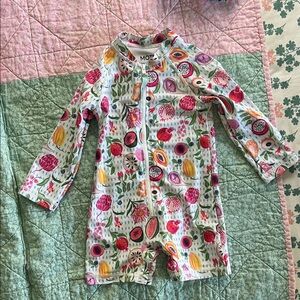 Mott 50 rashguard swim